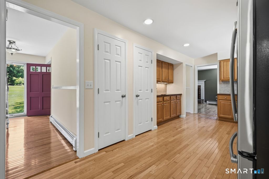 152 Holmes Road Ridgefield, CT 06877 - Photo 4 of 39