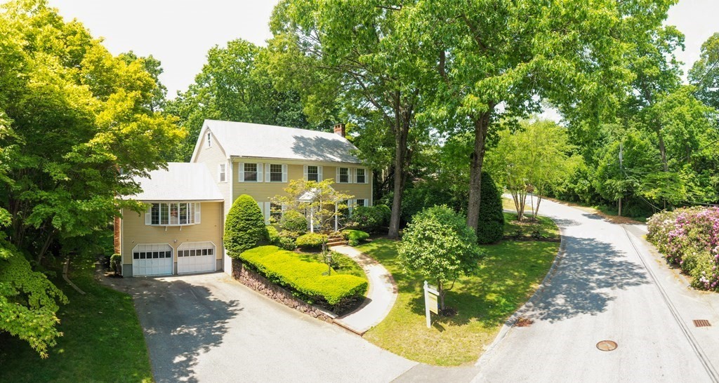 8 Castle Road Lexington, MA 02420 - Photo 4 of 24