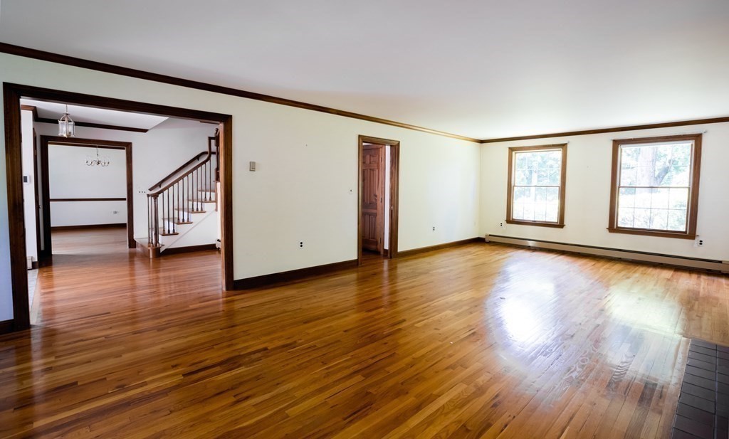 8 Castle Road Lexington, MA 02420 - Photo 5 of 24