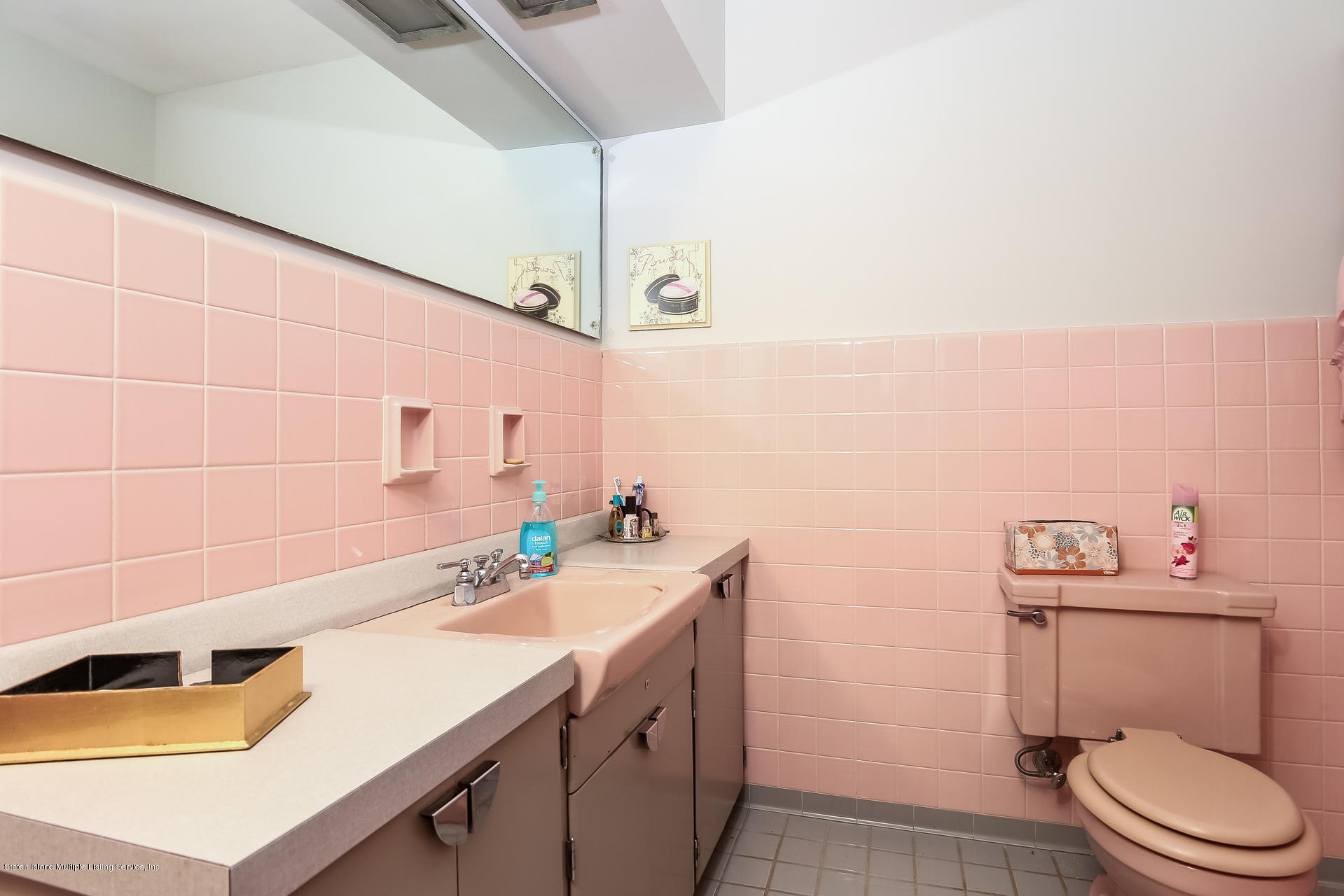 8 Inwood Road Staten Island, NY 10304 - Photo 14 of 19 Full Main Bathroom