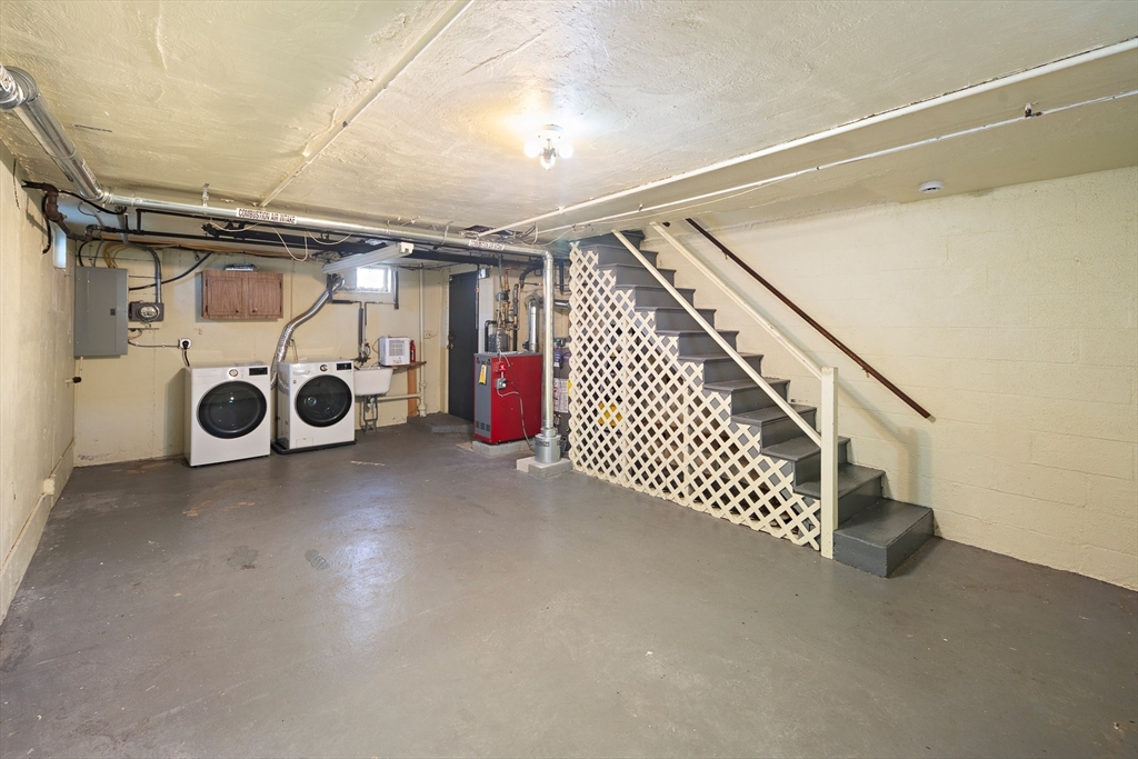 39 Charlesbank Road, Unit 39 Newton, MA 02458 - Photo 18 of 21