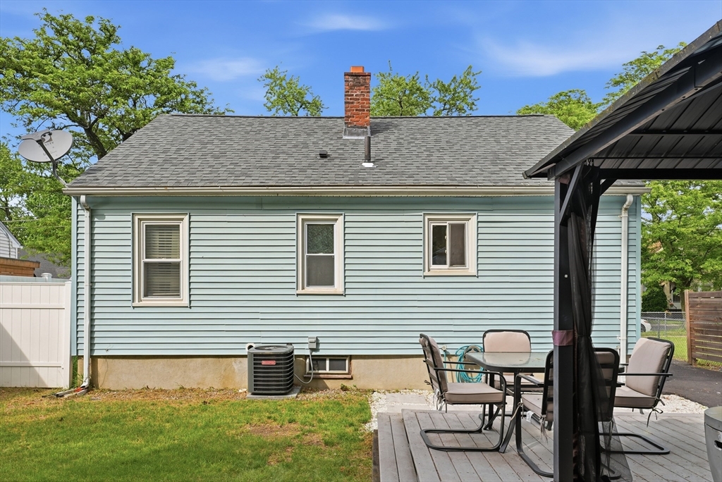 154 Russell Street Springfield, MA 01104 - Photo 27 of 29
