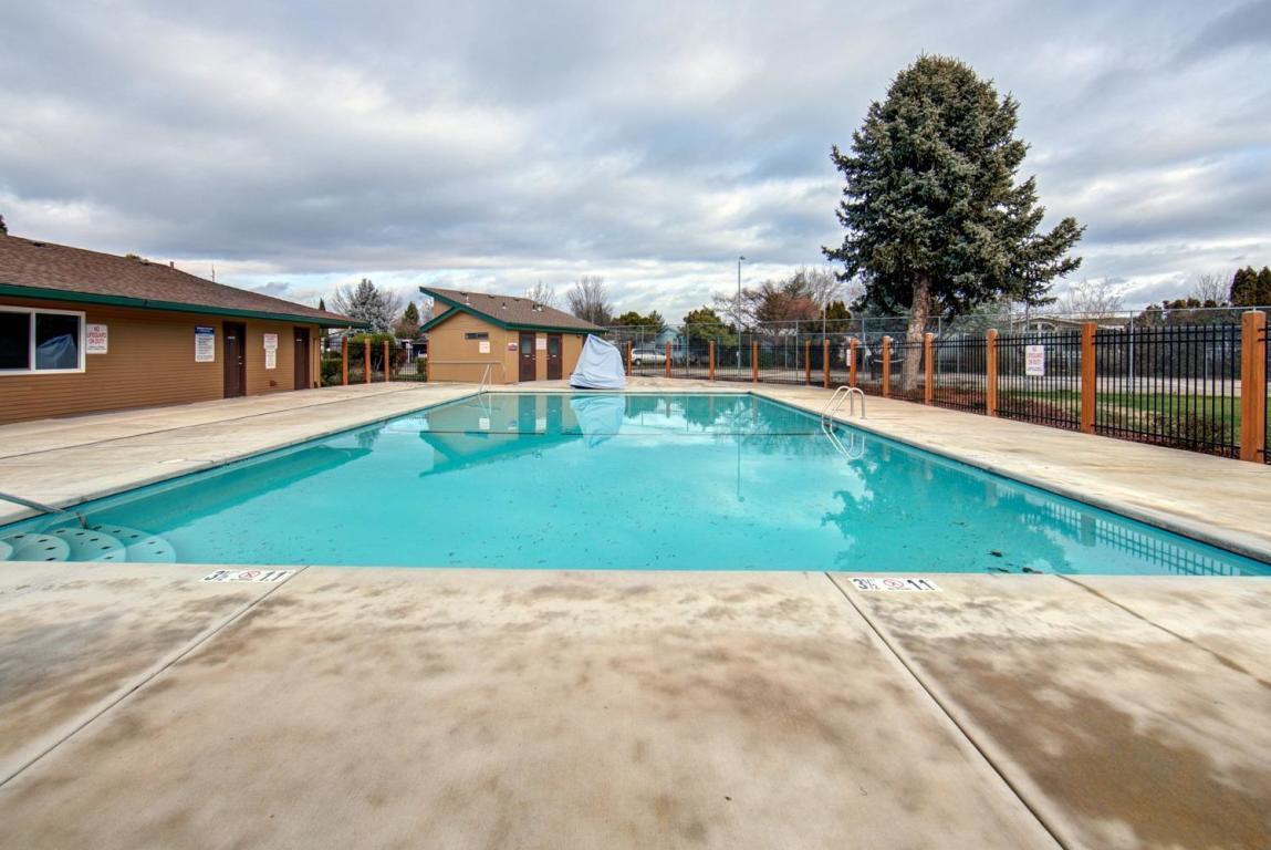833 Carol Rae Medford, OR 97501 - Photo 19 of 20 Myra Lynn Pool