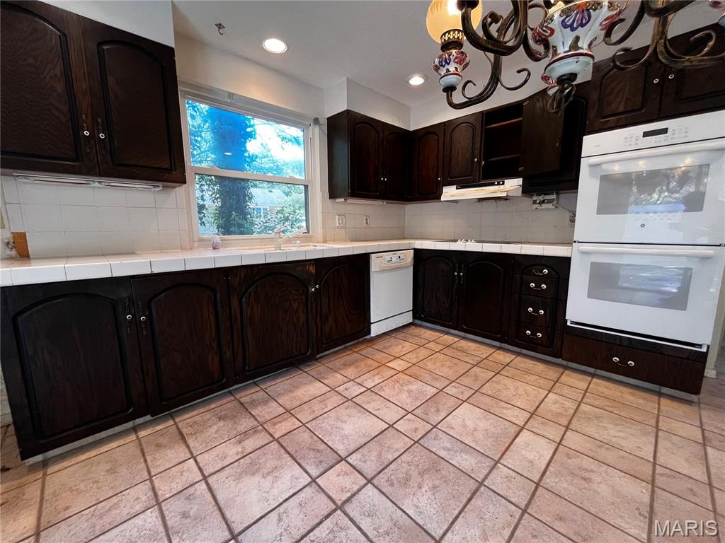 608 Agean Way Ballwin, MO 63011 - Photo 14 of 41