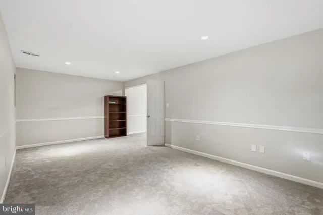 $2,800 | 6739 Rockledge Place, Centreville, VA 20121