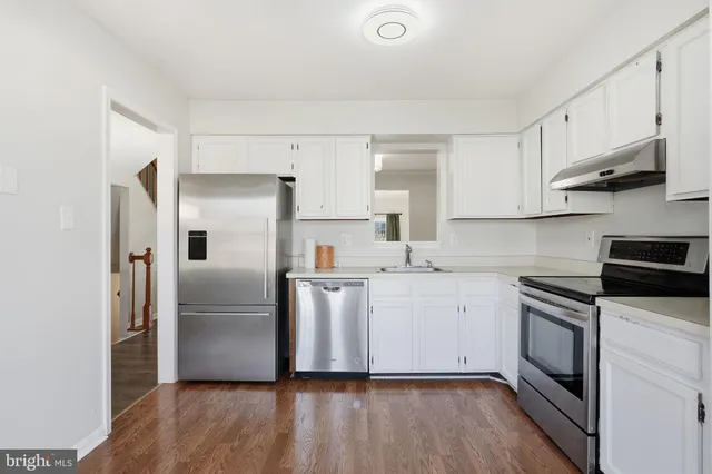 $2,800 | 6739 Rockledge Place, Centreville, VA 20121