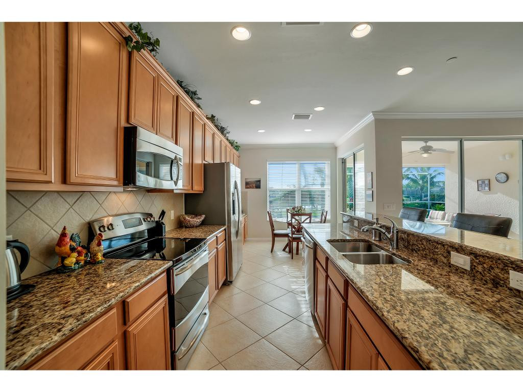 8886 Ravello Court Naples, FL 34114 - Photo 4 of 18 Kitchen