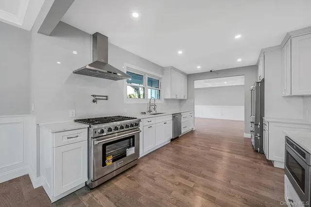 $2,200,000 | 141 Wilmot Road, Scarsdale, NY 10583