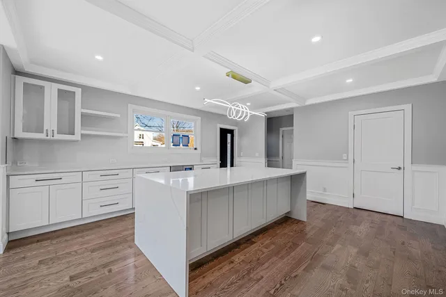 $2,200,000 | 141 Wilmot Road, Scarsdale, NY 10583