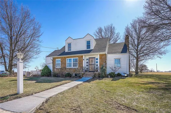 $669,000 | 27615 Block Road, Paola, KS 66071