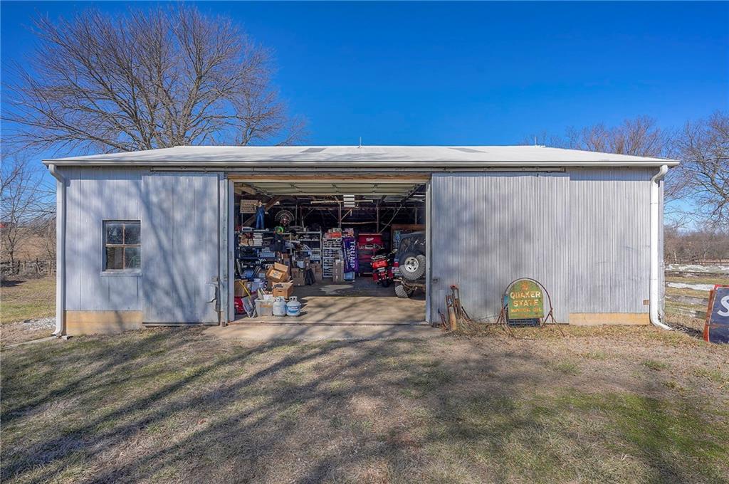 27615 Block Road Paola, KS 66071 - Photo 4 of 99
