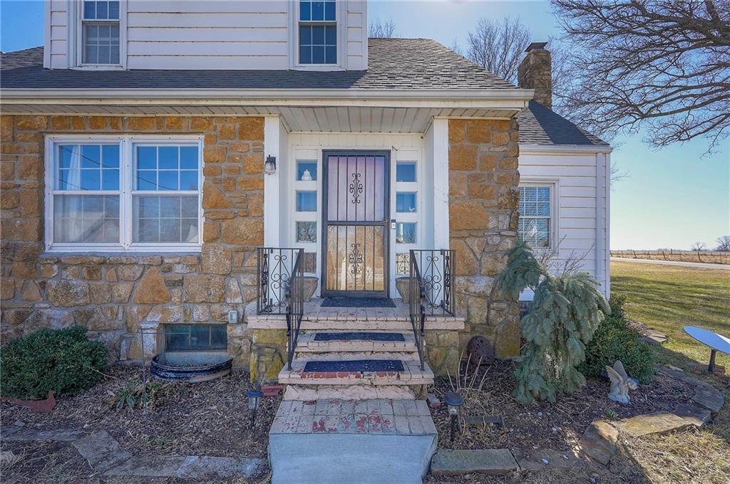 27615 Block Road Paola, KS 66071 - Photo 10 of 99