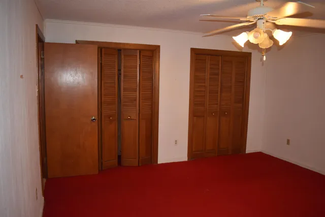 a view of empty room with window