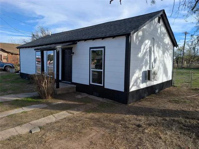 $89,900 | 539 West Lake Drive, Hamlin, TX 79520