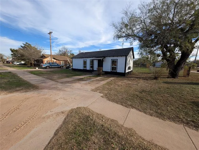 $89,900 | 539 West Lake Drive, Hamlin, TX 79520