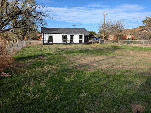 $89,900 | 539 West Lake Drive, Hamlin, TX 79520