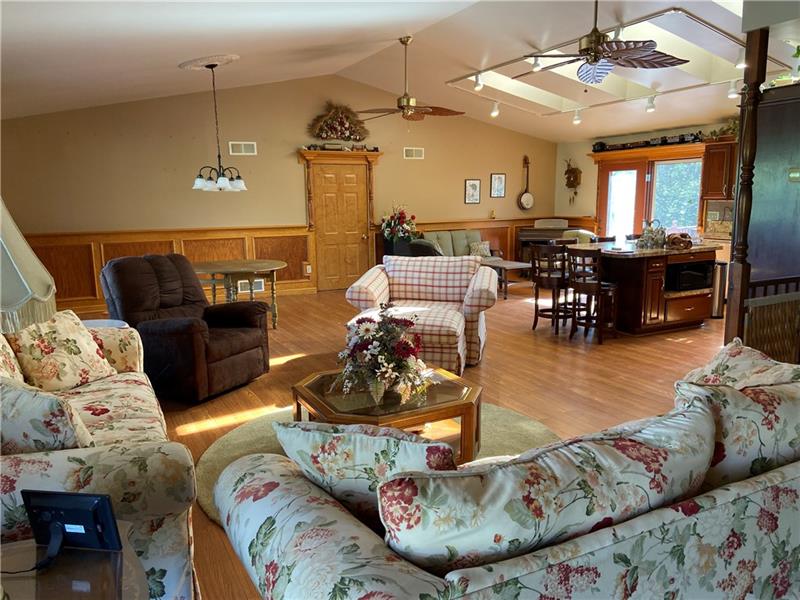 205 Fredericktown Road Midland, PA 15059 - Photo 3 of 19