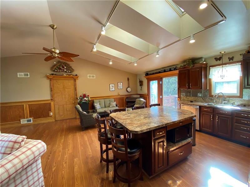 205 Fredericktown Road Midland, PA 15059 - Photo 4 of 19