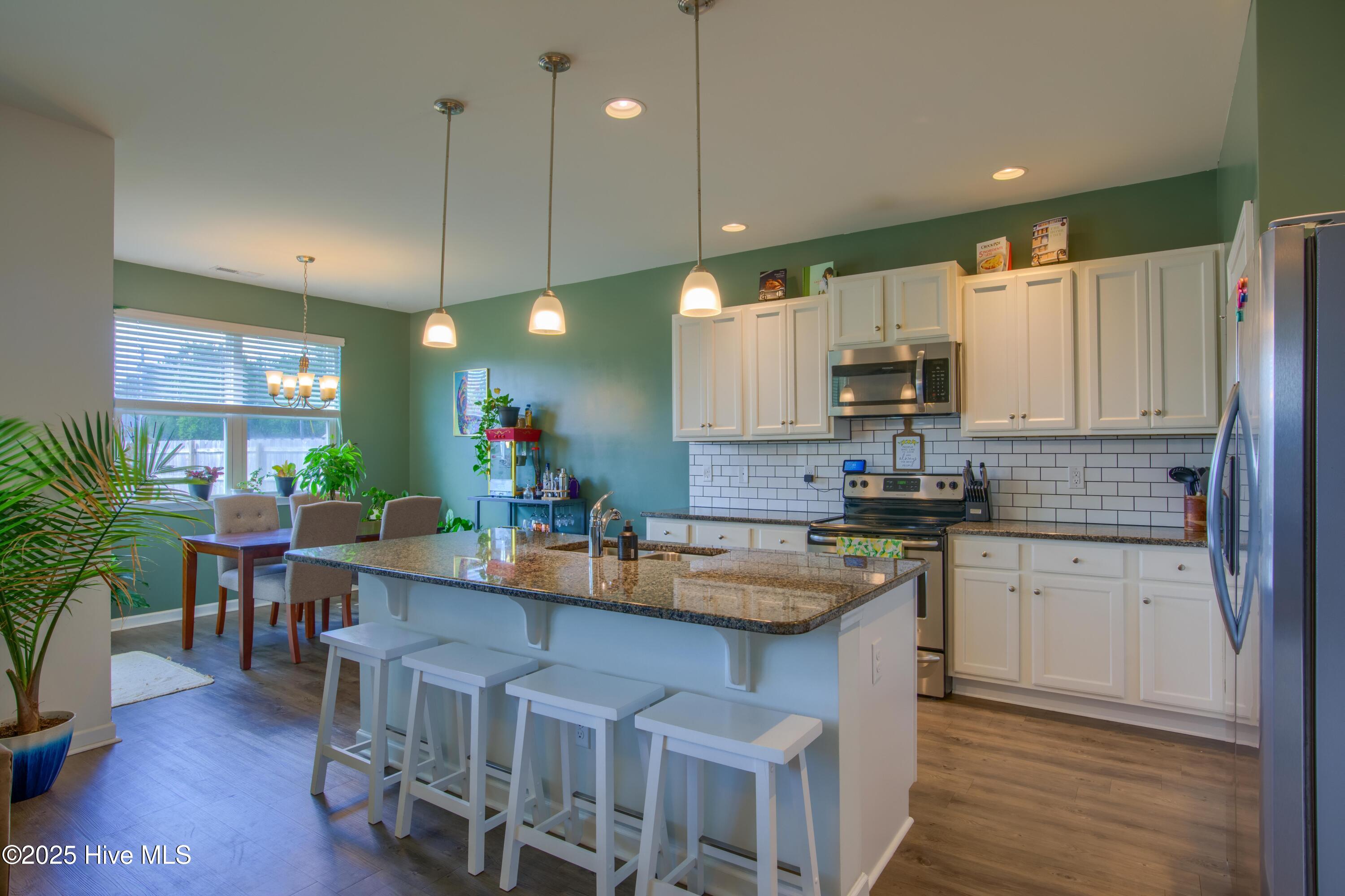 402 Saxby Way Holly Ridge, NC 28445 - Photo 6 of 32 402 Saxby - Interiors_11