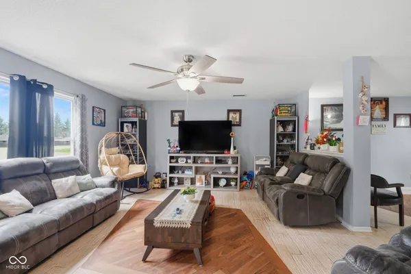$274,500 | 1804 Southernwood Lane, Indianapolis, IN 46231