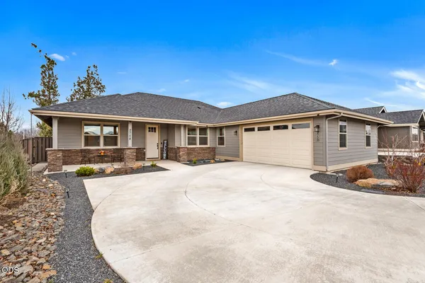 $639,000 | 2758 Northwest 23rd Street, Redmond, OR 97756