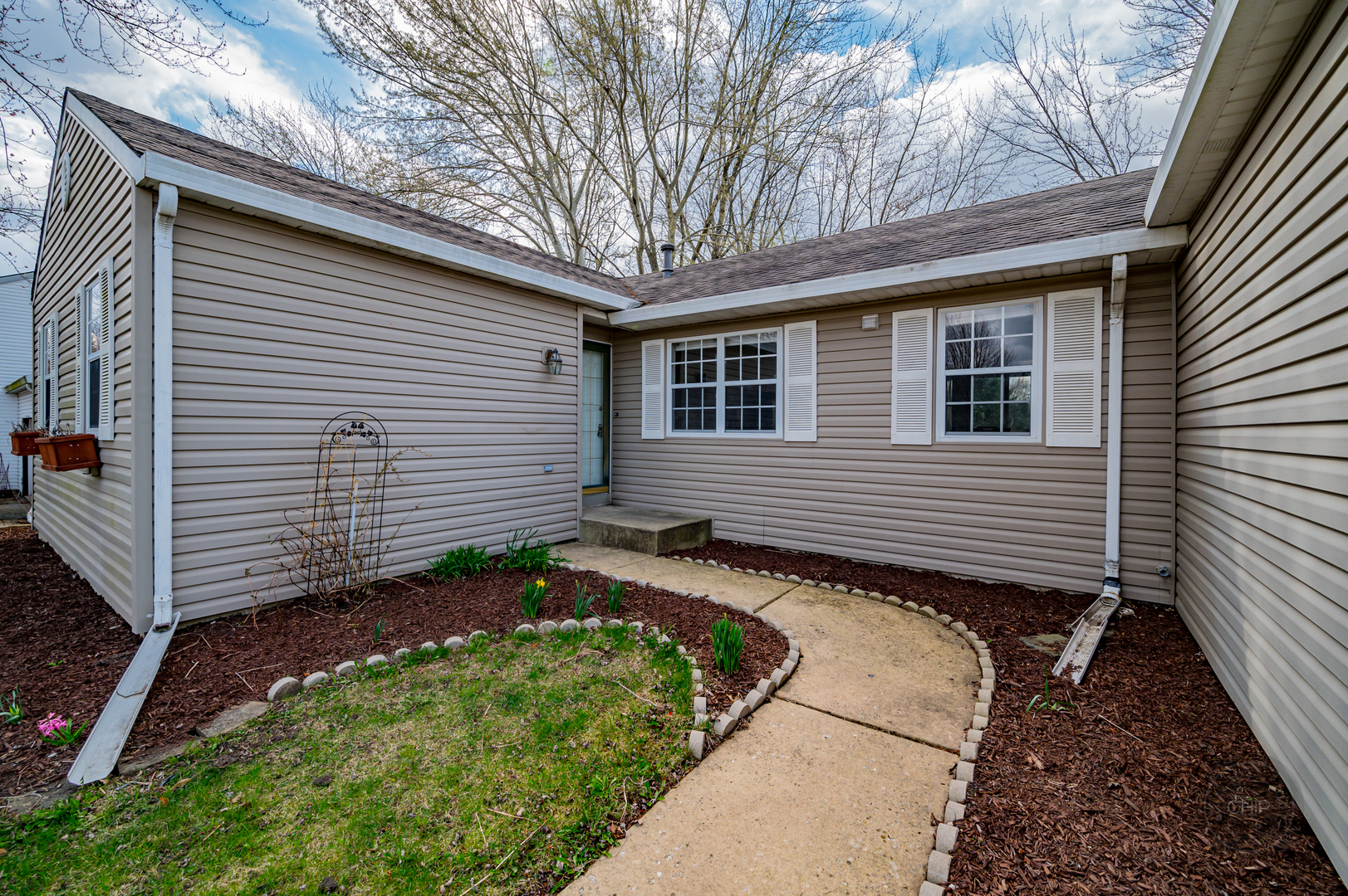 1306 Canyon Run Road Naperville, IL 60565 - Photo 2 of 43