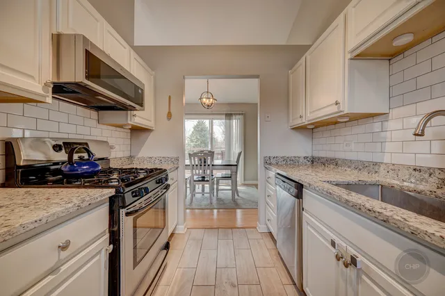 $3,200 | 1306 Canyon Run Road, Naperville, IL 60565