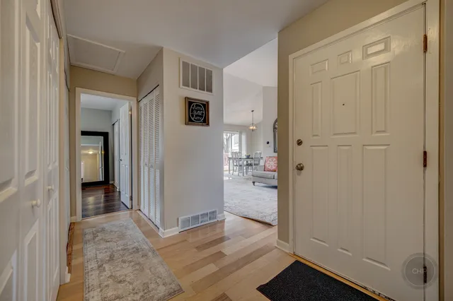 $3,200 | 1306 Canyon Run Road, Naperville, IL 60565