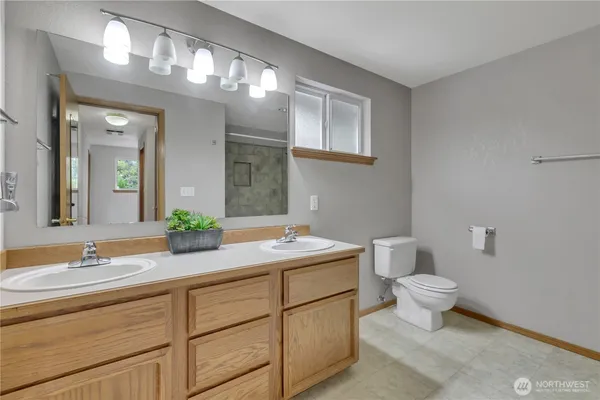 $565,000 | 565 Bell Court Southeast, Tumwater, WA 98501
