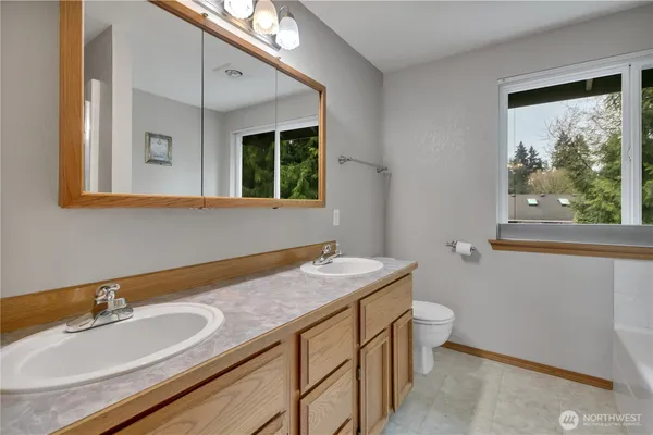$565,000 | 565 Bell Court Southeast, Tumwater, WA 98501