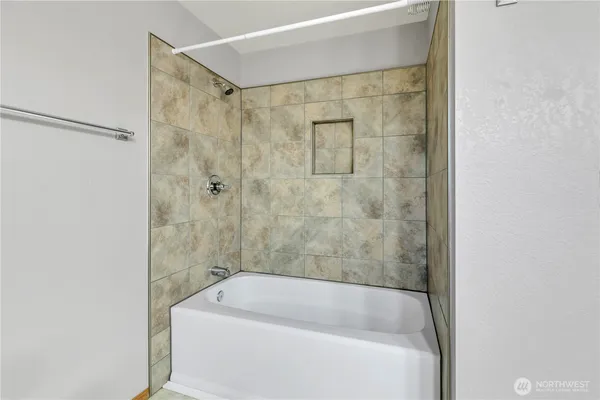 $565,000 | 565 Bell Court Southeast, Tumwater, WA 98501