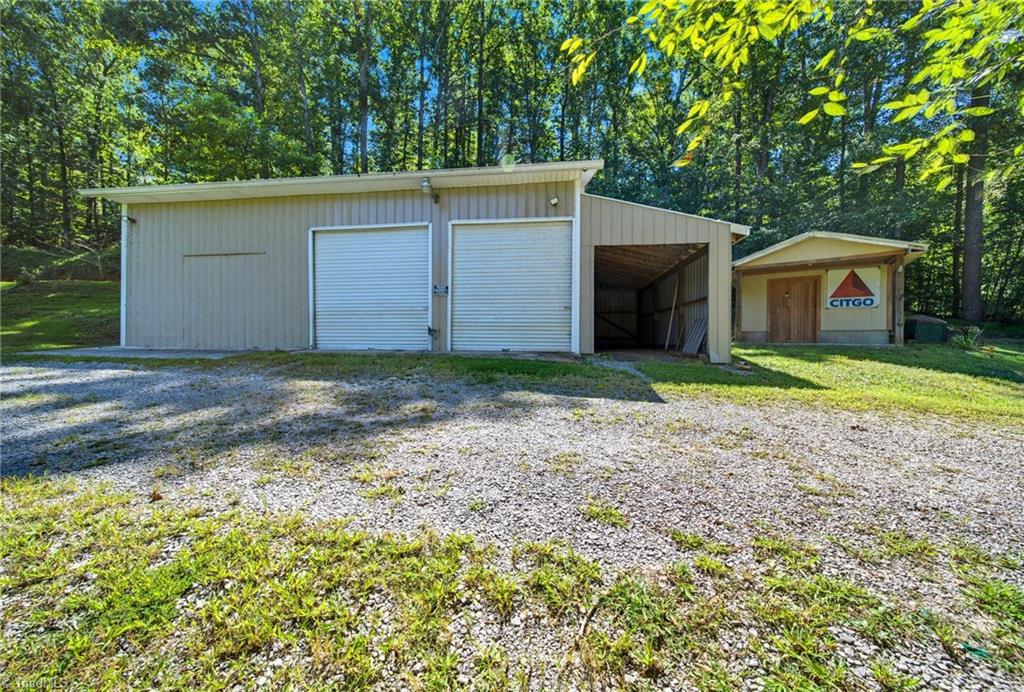 420 Settle Road Ronda, NC 28670 - Photo 10 of 31 Gallery Image 10