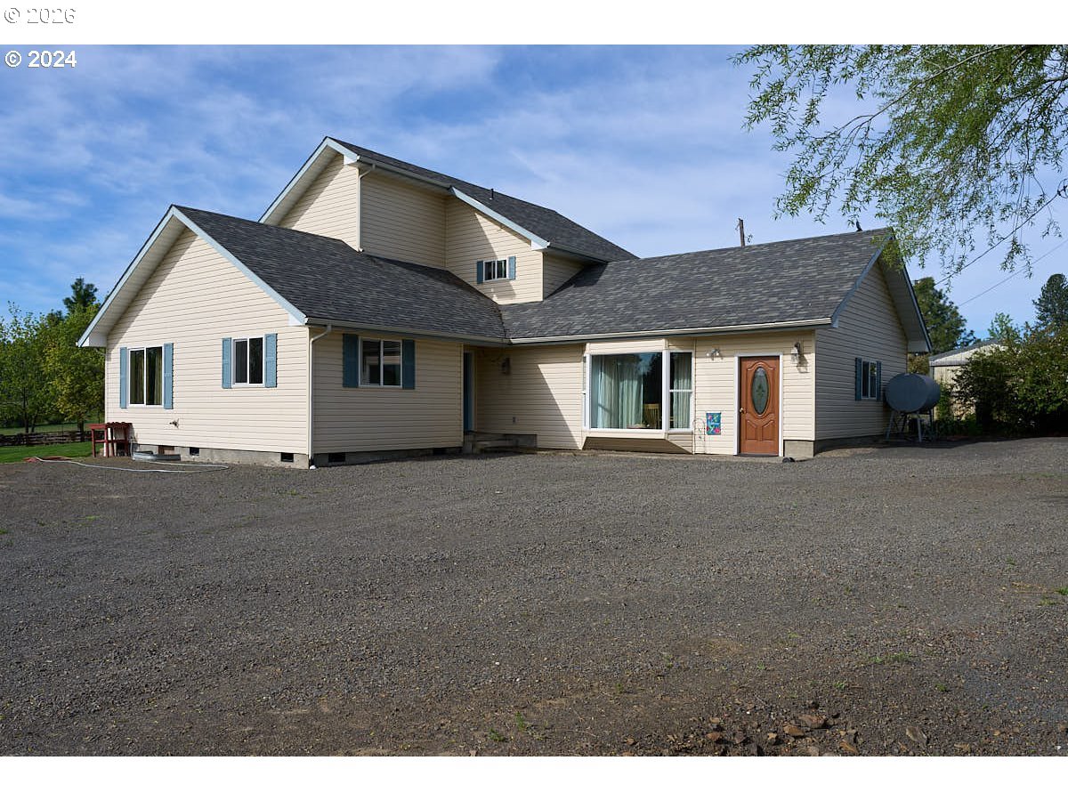 76014 Highway 82 Elgin, OR 97827 - Photo 2 of 35