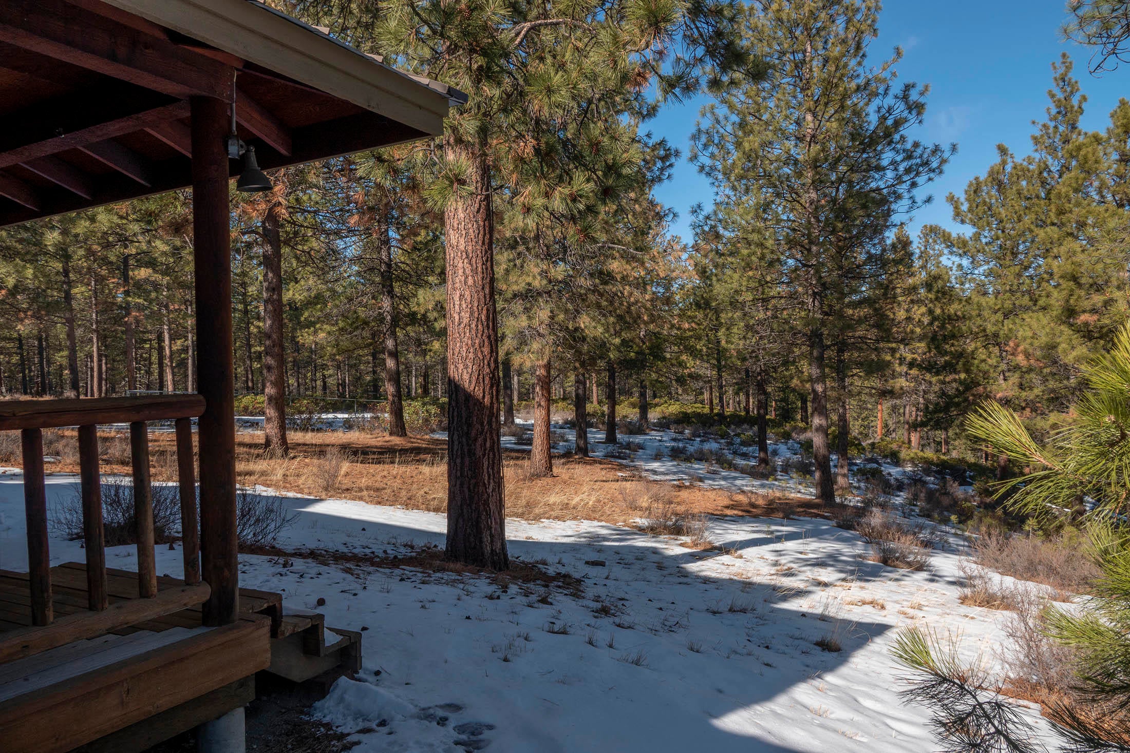 18045 Skyliners Road Bend, OR 97703 - Photo 3 of 27 4-looking to the front