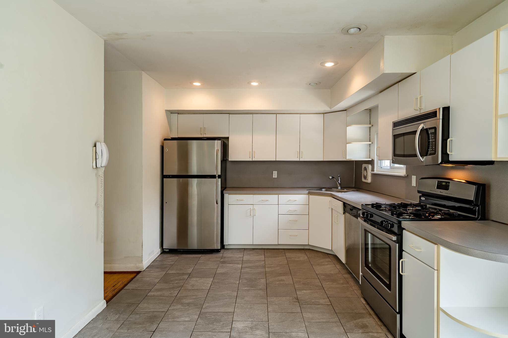 717 Broad Acres Road Penn Valley, PA 19072 - Photo 12 of 31 Kitchen