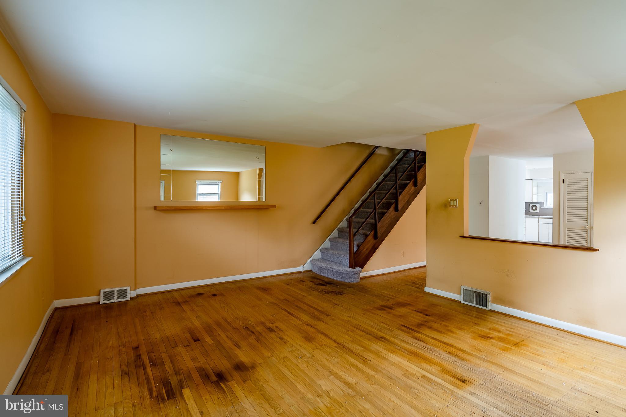 717 Broad Acres Road Penn Valley, PA 19072 - Photo 5 of 31 Living Room