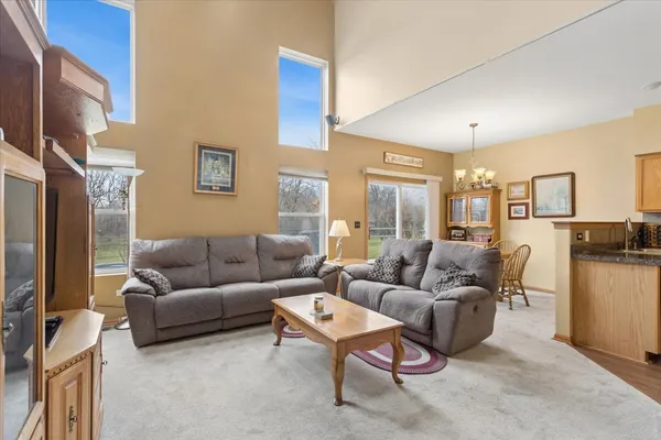 $300,000 | 14902 West Victoria Crossing, Lockport, IL 60441