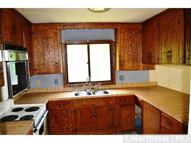 9401 Briar Road Bloomington, MN 55437 - Photo 4 of 17