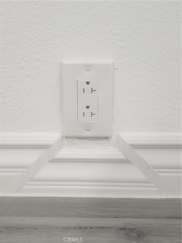 3319 Avalon Street, Unit 78 Riverside, CA 92509 - Photo 20 of 37 a bathroom with a bathtub and a shower