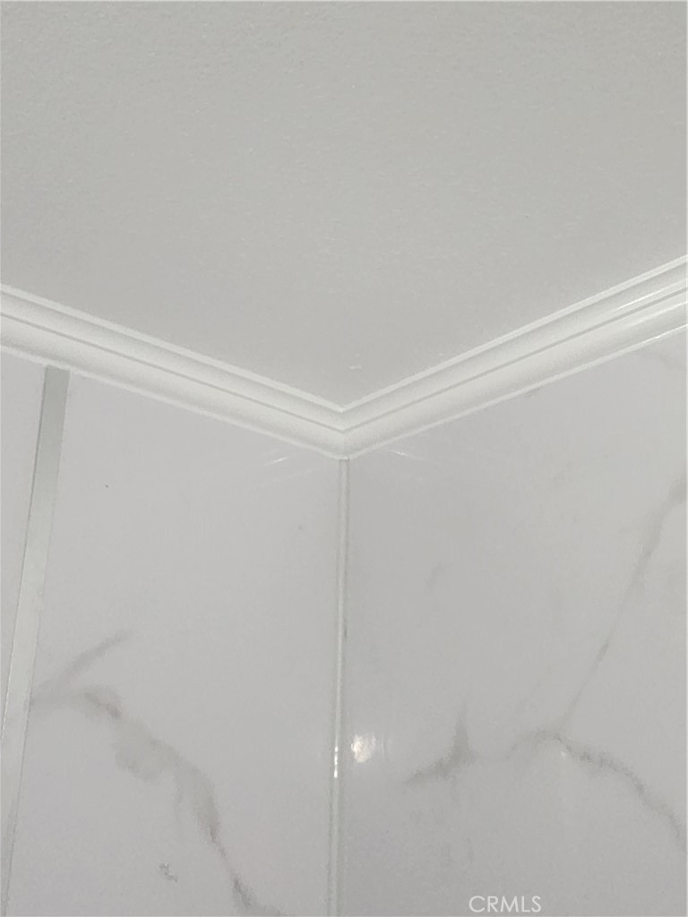 3319 Avalon Street, Unit 78 Riverside, CA 92509 - Photo 27 of 37 a bathroom with a shower