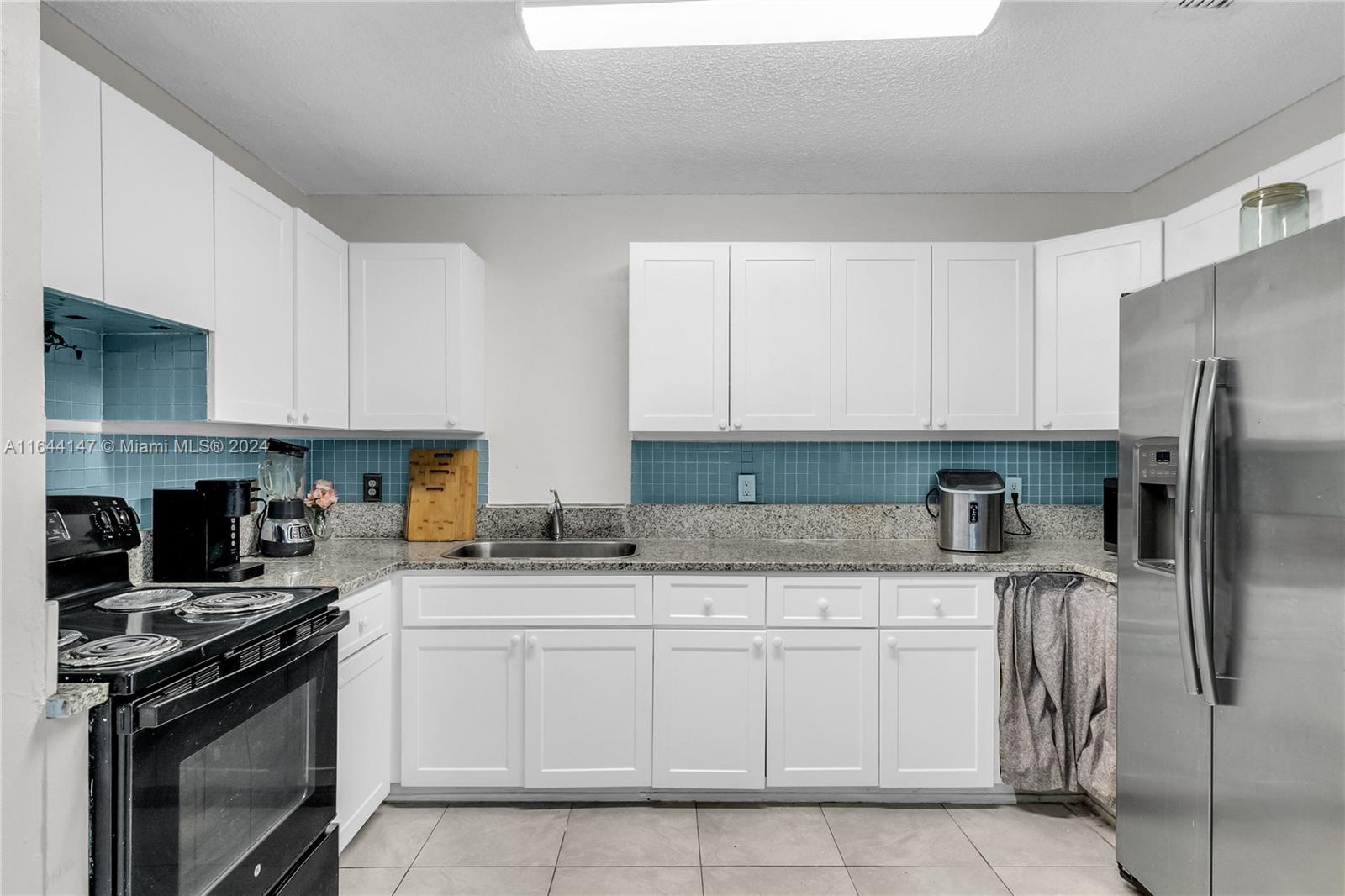 15260 Southwest 300th Street Homestead, FL 33033 - Photo 6 of 21 Gallery Image 6