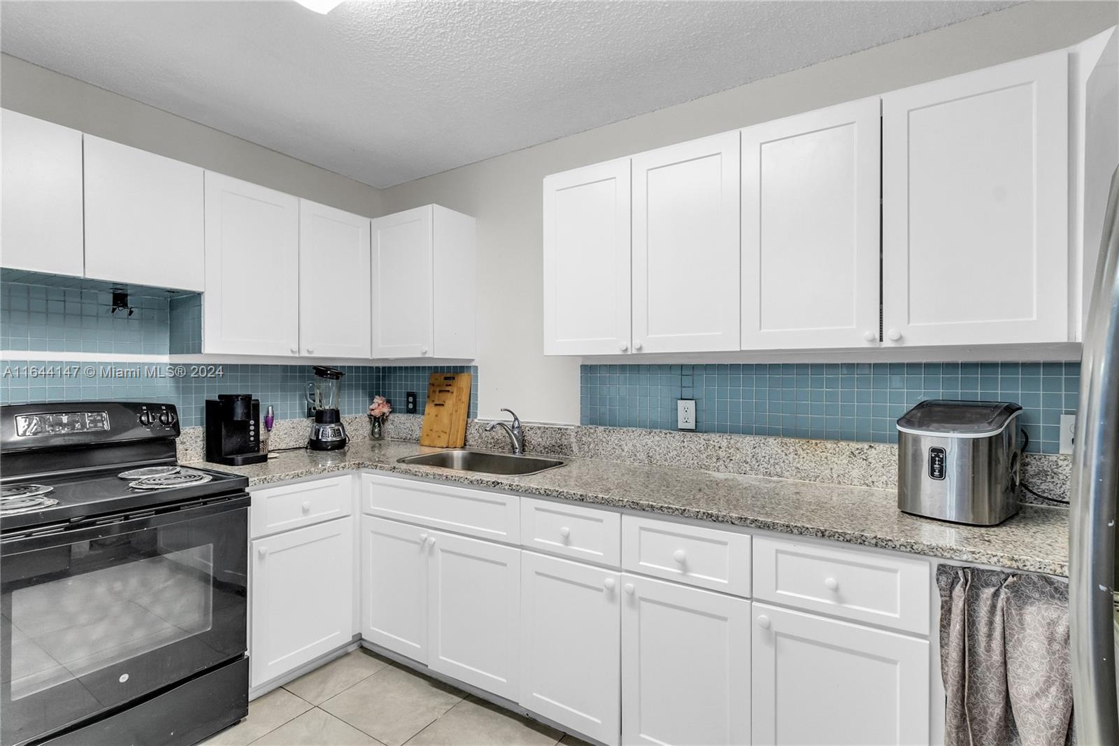 15260 Southwest 300th Street Homestead, FL 33033 - Photo 8 of 21 Gallery Image 8