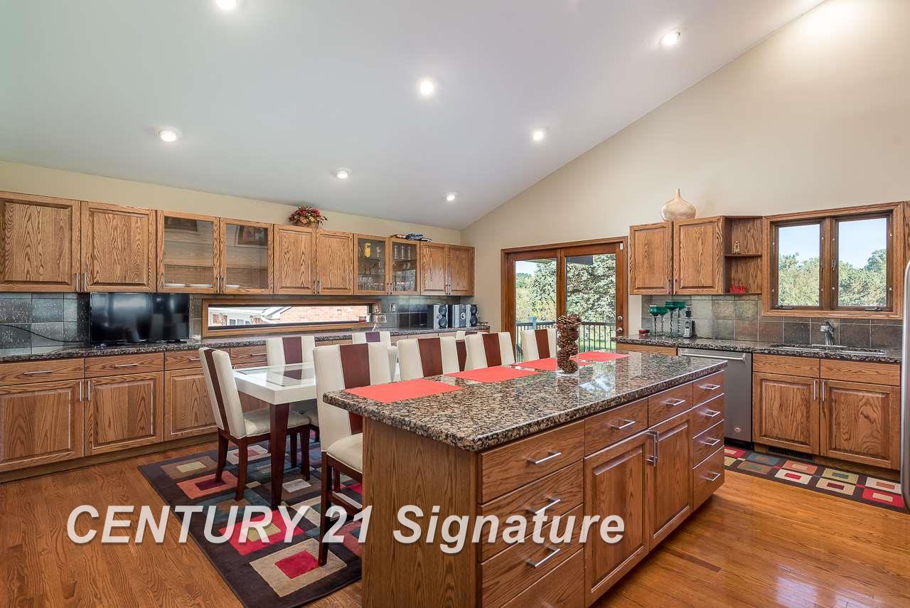 7526 East River Road Flushing, MI 48433 - Photo 23 of 41