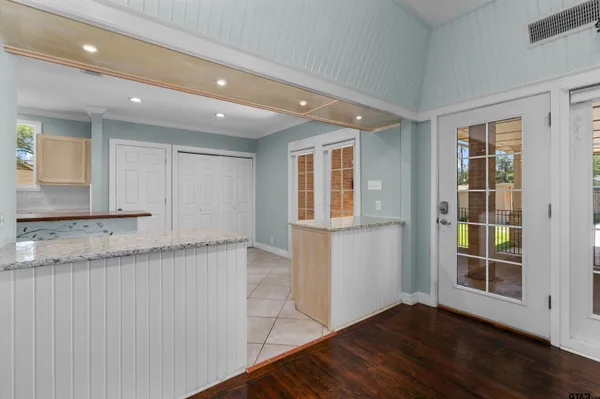 $349,000 | 326 East Main Street, Henderson, TX 75652