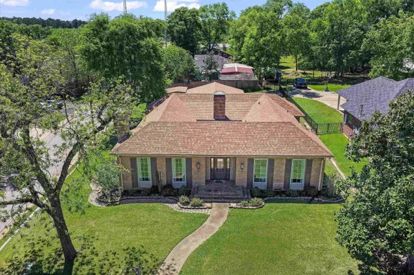 $349,000 | 326 East Main Street, Henderson, TX 75652