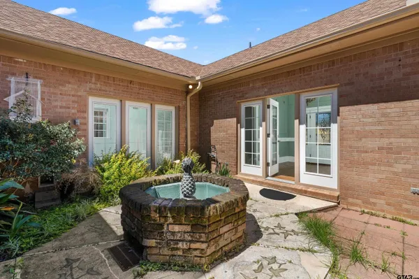 $349,000 | 326 East Main Street, Henderson, TX 75652
