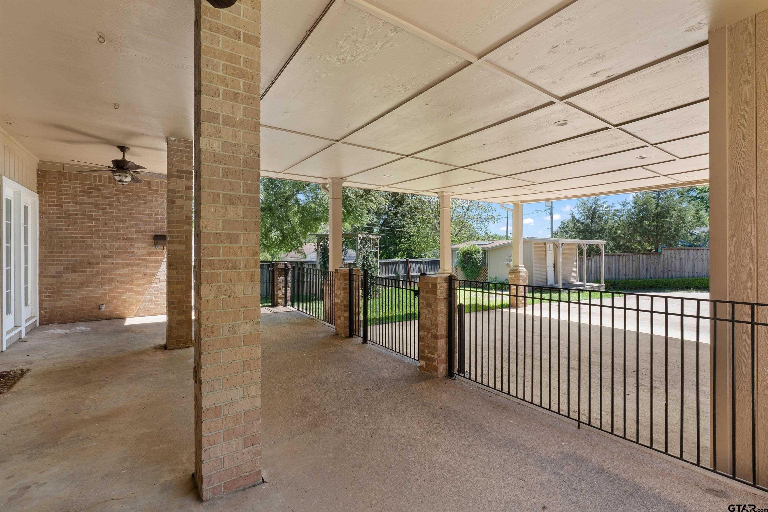 326 East Main Street Henderson, TX 75652 - Photo 29 of 35 a view of a balcony