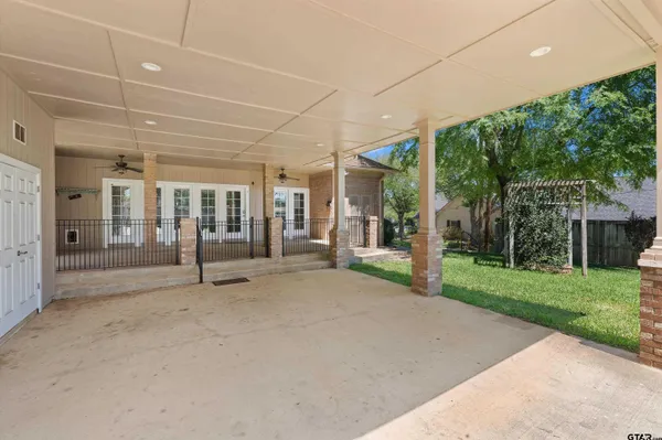 $349,000 | 326 East Main Street, Henderson, TX 75652