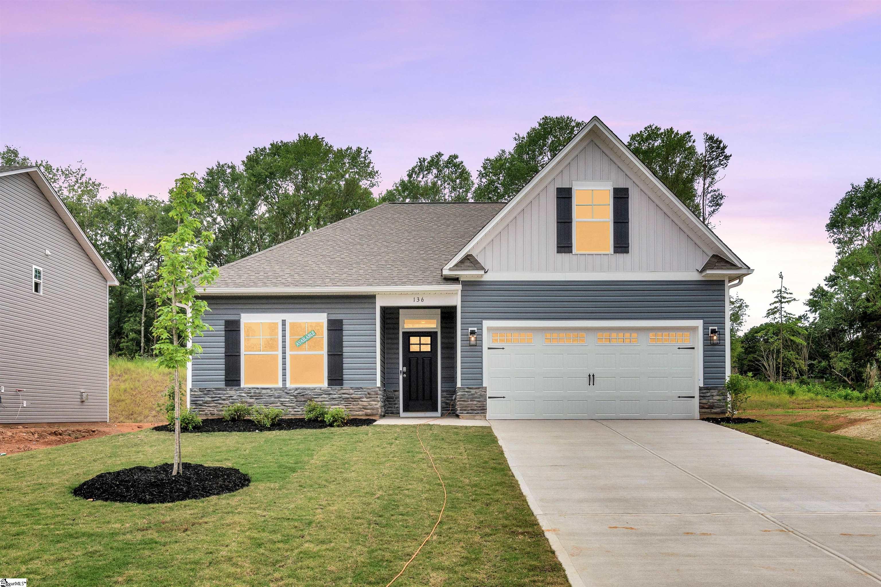 136 Hunter Ridge Drive Boiling Springs, SC 29316 - Photo 1 of 35 Gallery Image 1
