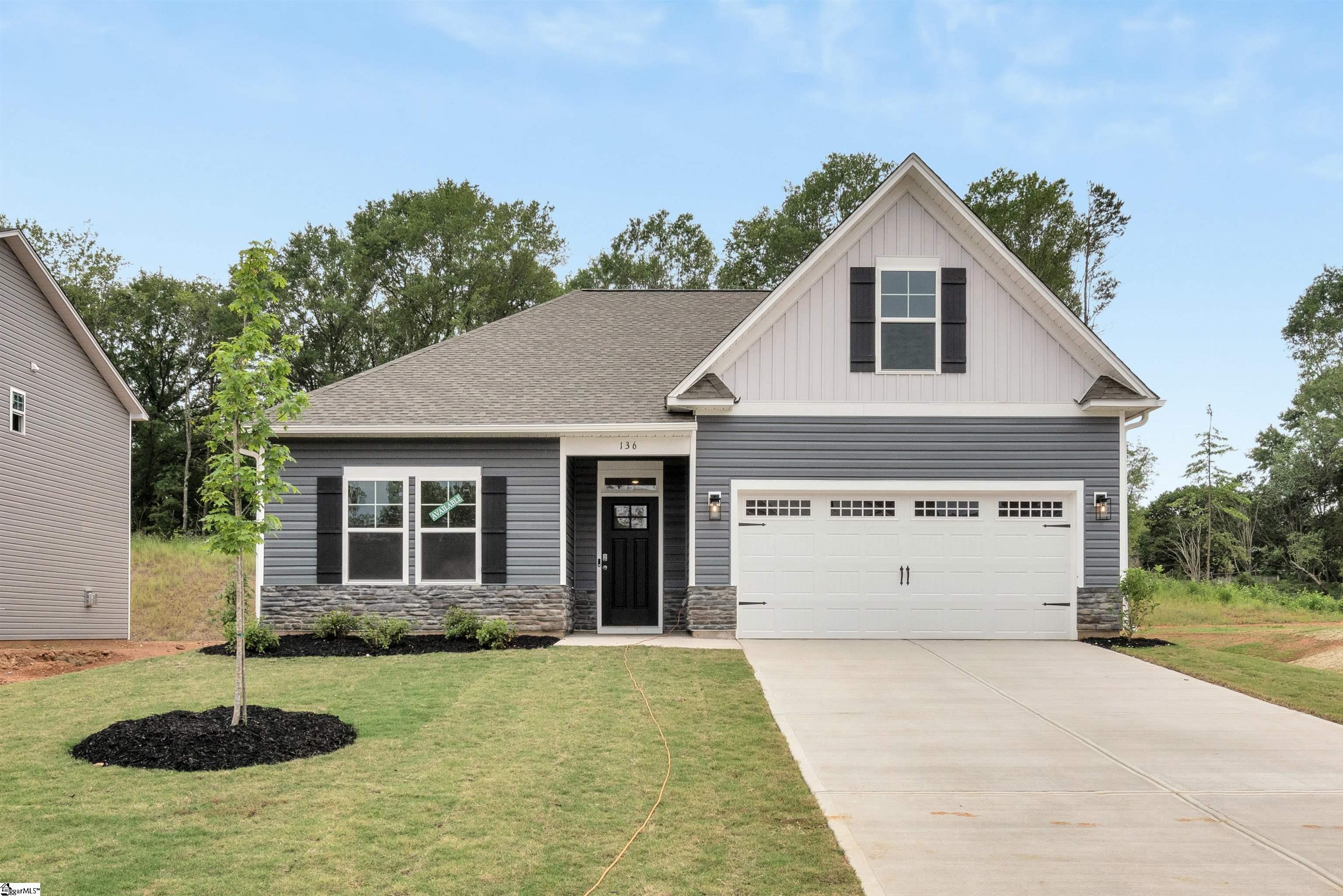 136 Hunter Ridge Drive Boiling Springs, SC 29316 - Photo 3 of 35 Gallery Image 3